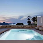 Dot Milos * Adamantas (Milos)
