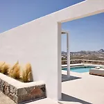 Dot Milos * Adamantas (Milos)