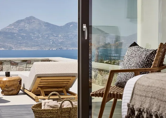 Dot Milos アダマス