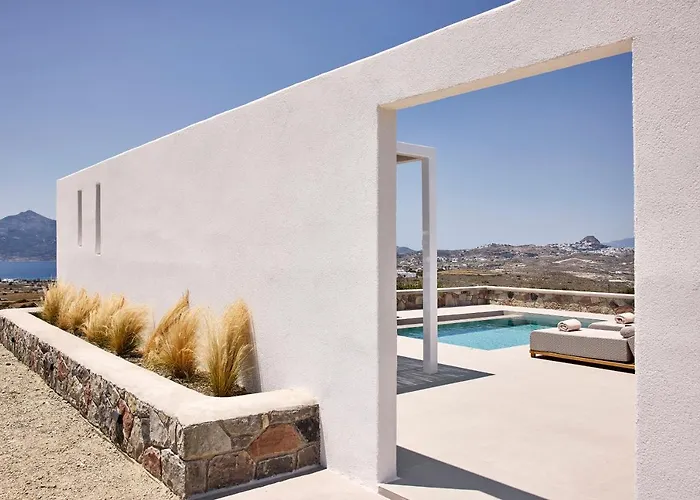 Dot Milos * Adamantas (Milos)