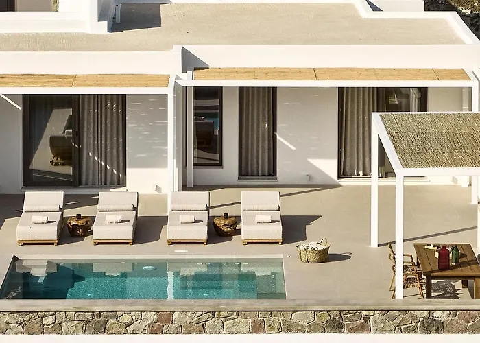 Dot Milos * Adamantas (Milos)