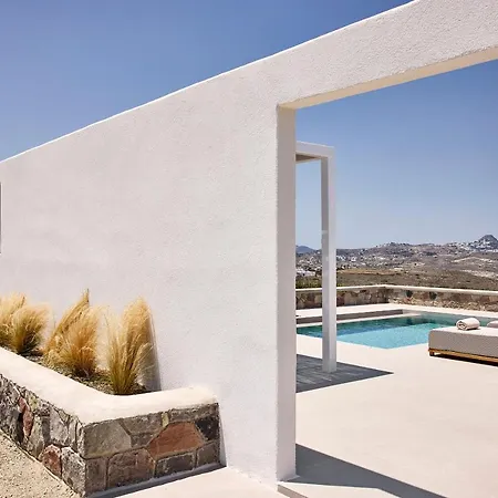 Dot Milos * Adamantas (Milos)